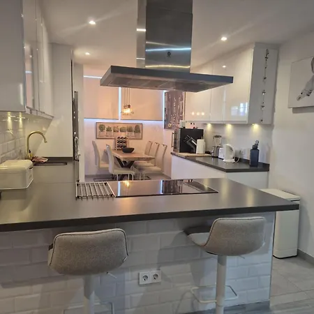 Newly Refurbished Luxury 3 Bed Duplex Apartmán *