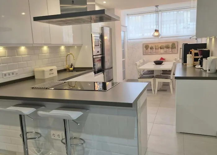 Duplex 3 Bedroom Sleeps 6 Pool *