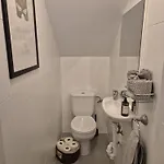 Newly Refurbished Luxury 3 Bed Duplex Apartment Lägenhet