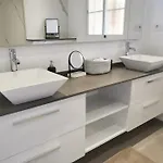 Apartment Newly Refurbished Luxury 3 Bed Duplex *