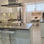 Newly Refurbished Luxury 3 Bed Duplex *