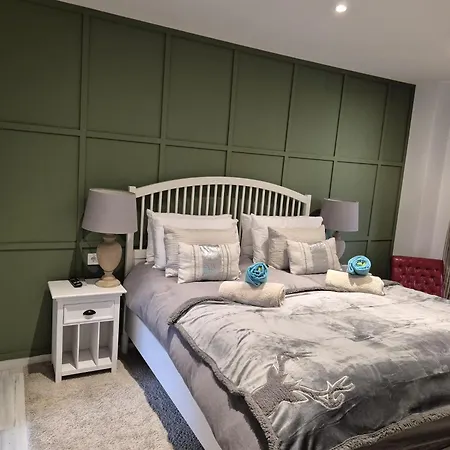Luxurious Three Bedroom Duplex Close To * فوينخيرولا