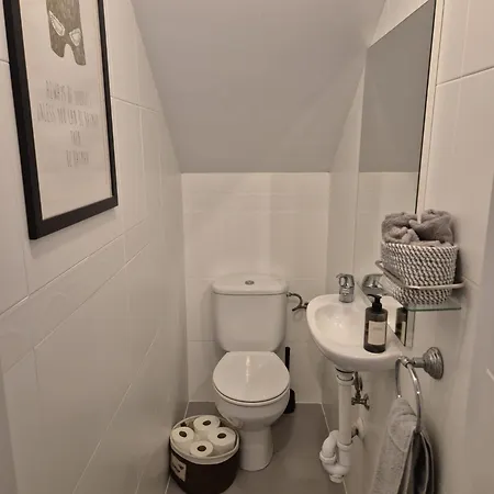 Luxurious Three Bedroom Duplex Close To شقة