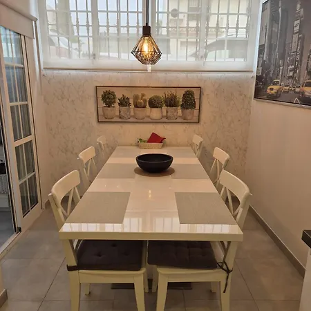 Luxurious Three Bedroom Duplex Close To شقة *
