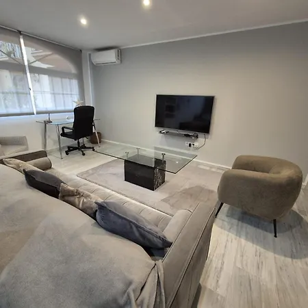 Newly Refurbished Luxury 3 Bed Duplex Apartment Lägenhet