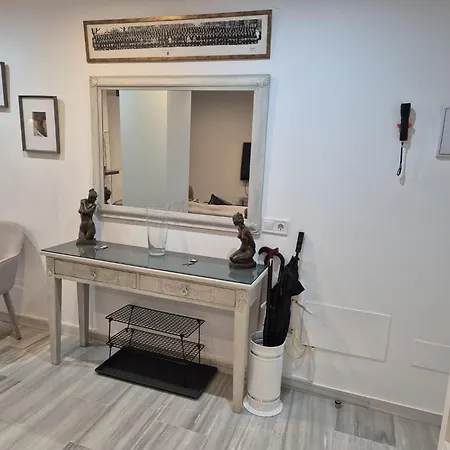Newly Refurbished Luxury 3 Bed Duplex *