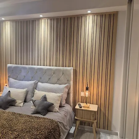 Newly Refurbished Luxury 3 Bed Duplex *