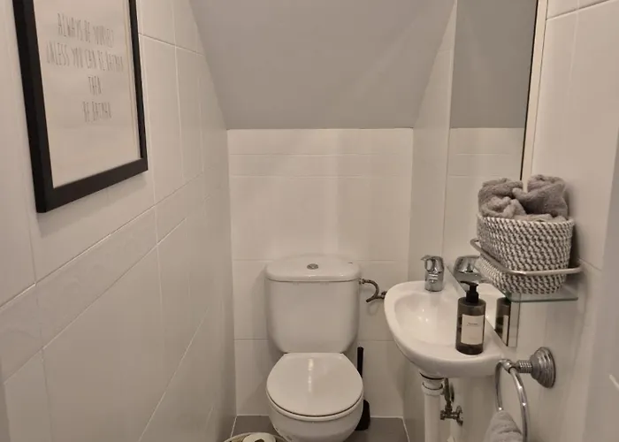 Duplex 3 Bedroom Sleeps 6 Pool Apartment